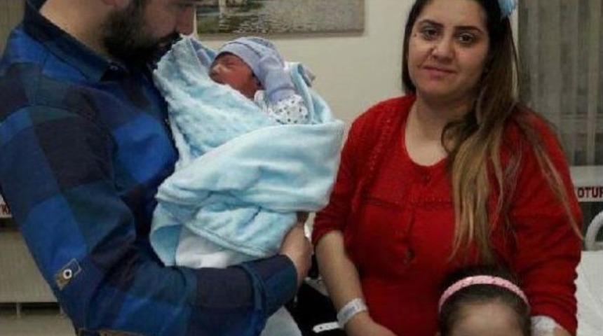 İki Aylık Bebeğin &Ouml;l&uuml;m&uuml;nde Hastane Ihmali Iddiasıyla Su&ccedil; Duyurusu