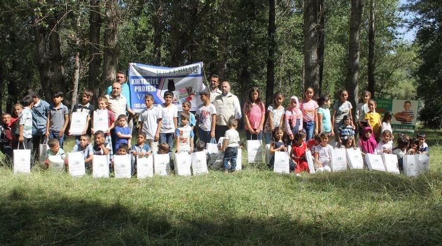 Vanlı Yetim &Ccedil;ocuklar Piknikte Buluştu