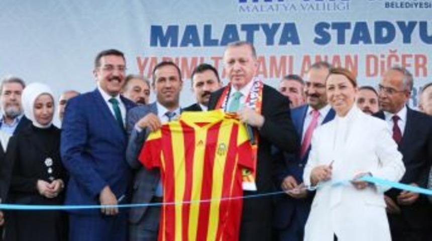 Erdoğan&rsquo;dan &lsquo;53 Numaralı Forma&rsquo; Esprisi