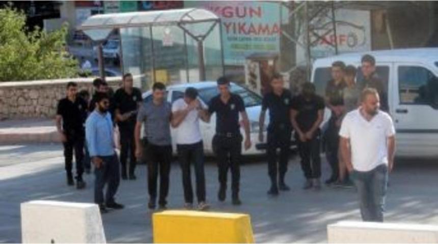 Elazığ'da Hırsızlık Ş&uuml;phelisi 4 Kişi Yakalandı