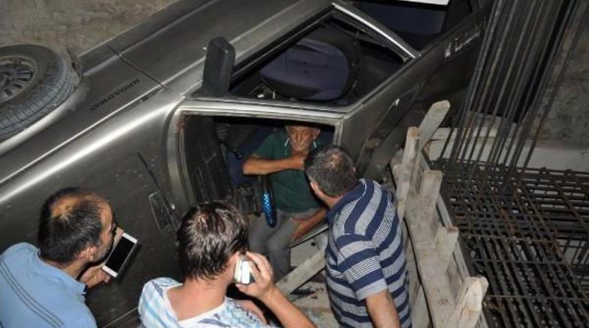 Otomobil, Inşaatın Temeline D&uuml;şt&uuml;: 2 Yaralı