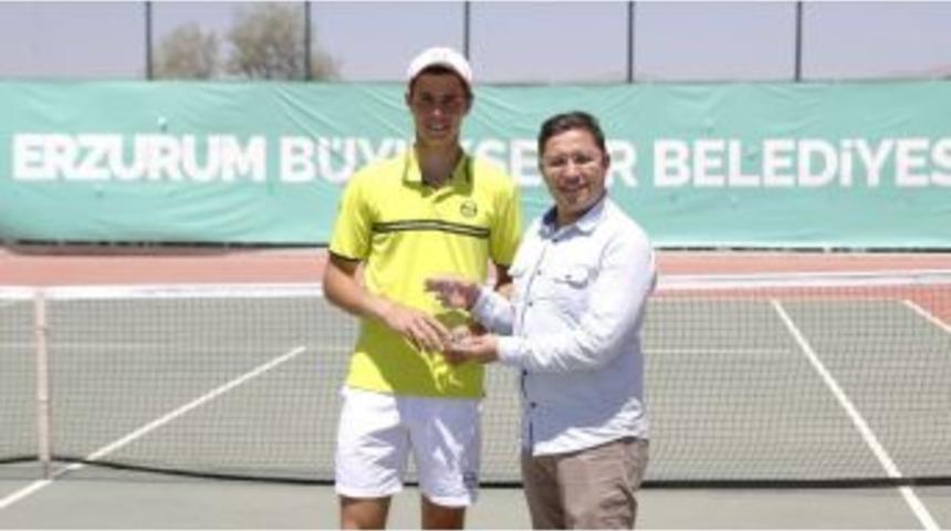 Kardelen Cup&rsquo;ta Şampiyon Lucas Catarina Oldu