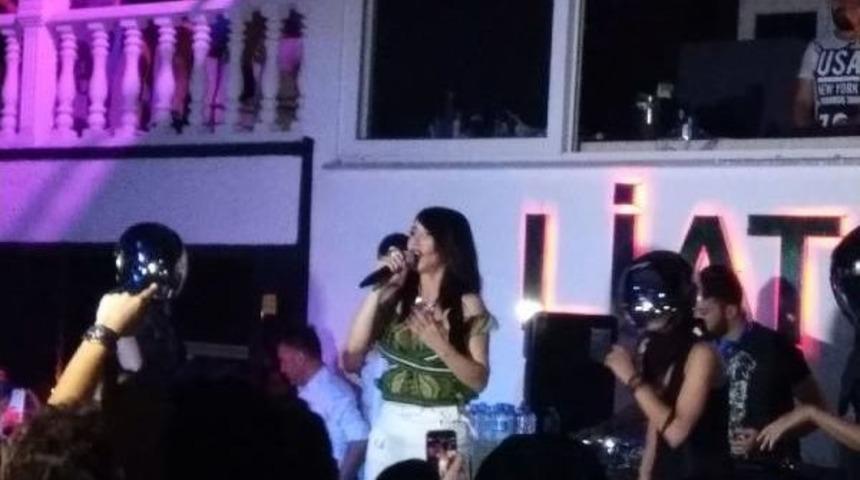 Avşa'da Hande Yener R&uuml;zgarı