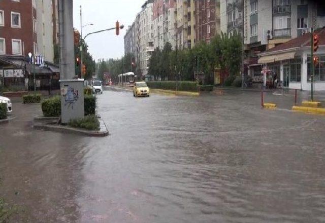Eskişehir'de Yağmur Etkili Oldu
