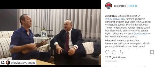 S&uuml;mer Ezg&uuml;, Bakan &Ccedil;avuşoğlu i&ccedil;in Y&ouml;r&uuml;k havaları &ccedil;alıp s&ouml;yledi 1