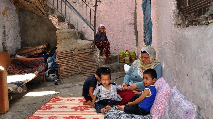 Temizliğe Gitmesi Yasaklanan Kadın İş İstiyor