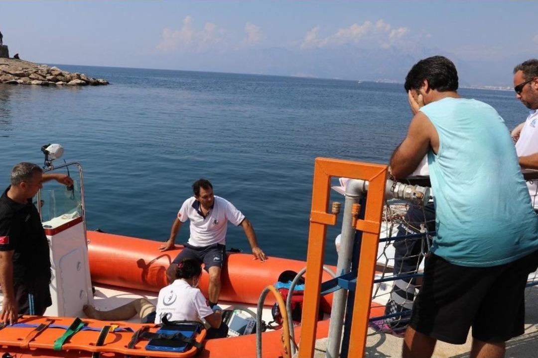 Polis, Boğulan Babasının Kurtarma &Ccedil;alışmalarını G&ouml;zyaşlarıyla İzledi