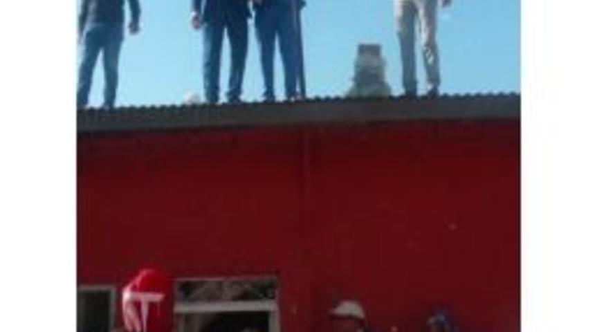 Gelin &Ccedil;ıkarma Merasiminde Tabancalarla Havaya Ateş A&ccedil;an 2 Gen&ccedil; Tepki Topladı