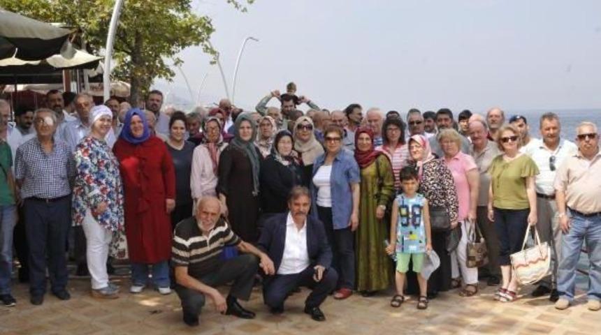 G&ouml;lc&uuml;k'te Mhp'den Istifa Edenlerden Meral Akşener'e Destek