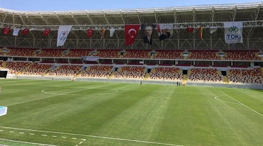B&ouml;lgenin En B&uuml;y&uuml;k Futbol Stadyumu Malatya&rsquo;da Hizmete Sunuldu