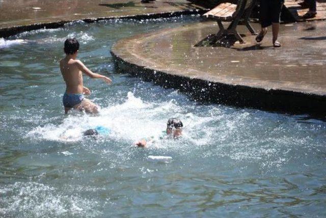 Diyarbakır'da Kavurucu Sıcaklar Etkili Oldu