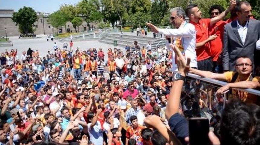 Kayseripor&rsquo;Da Izdihamlı Store A&ccedil;ılışı