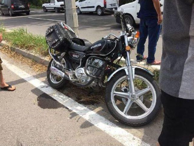 Otomobille Çarpışan Motosikletli Öldü