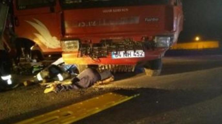 Savrulan Kamyonun Altına D&uuml;şen S&uuml;r&uuml;c&uuml; Yaralandı