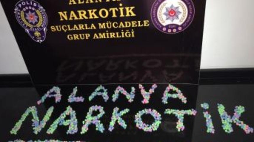 Ş&uuml;pheli Ara&ccedil;tan Bin 475 Adet Uyuşturucu Hap &Ccedil;ıktı