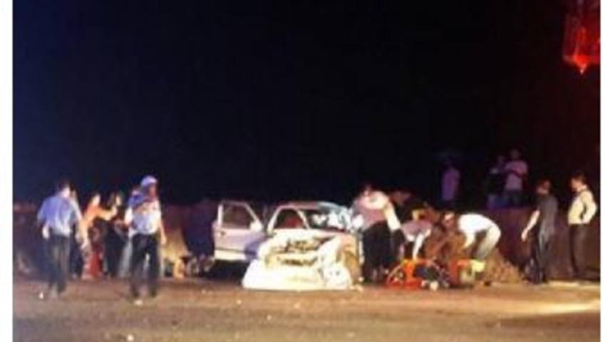 Otomobil Festival Izleyenlere &Ccedil;arptı: 1 &Ouml;l&uuml;, 2 Yaralı