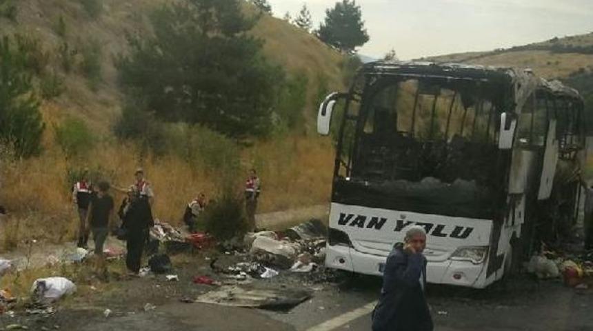 Başkentte Seyir Halindeki Otob&uuml;s Alev Alev Yandı
