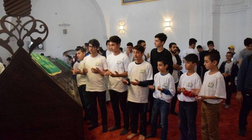 İhh &Ccedil;atısı Altında Gen&ccedil;ler Eskişehir&rsquo;de Buluşuyor