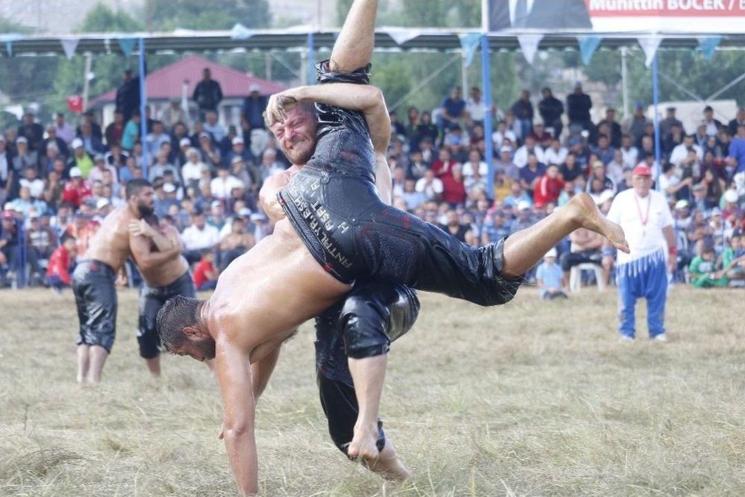 Bin 830 Rakımda Ger&ccedil;ekleşen Feslikan G&uuml;reşleri&rsquo;nde &Ccedil;eyrek Finalistler Belli Oldu