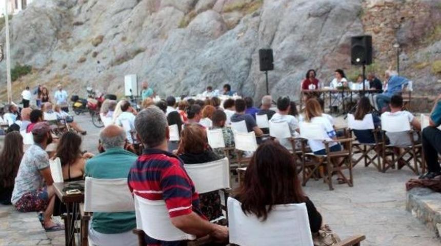 Bozcaada'da Homeros Okuma G&uuml;n&uuml; Yapıldı