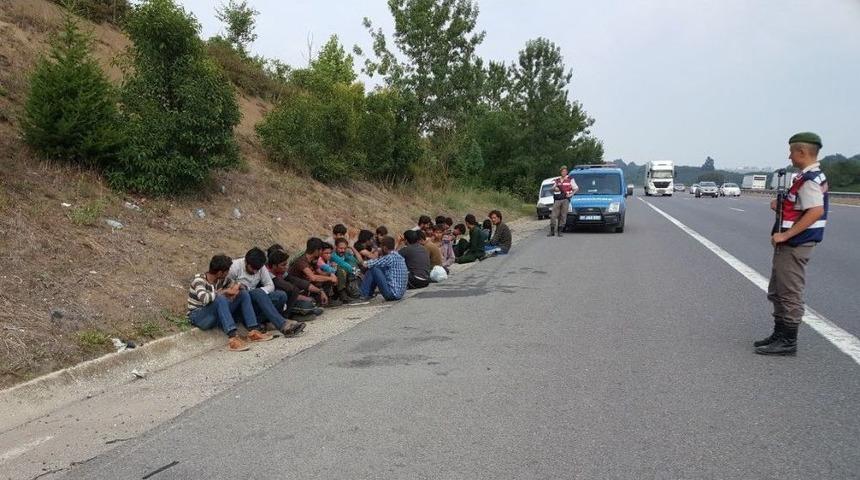 Tem Otoyolunda M&uuml;lteci Operasyonu