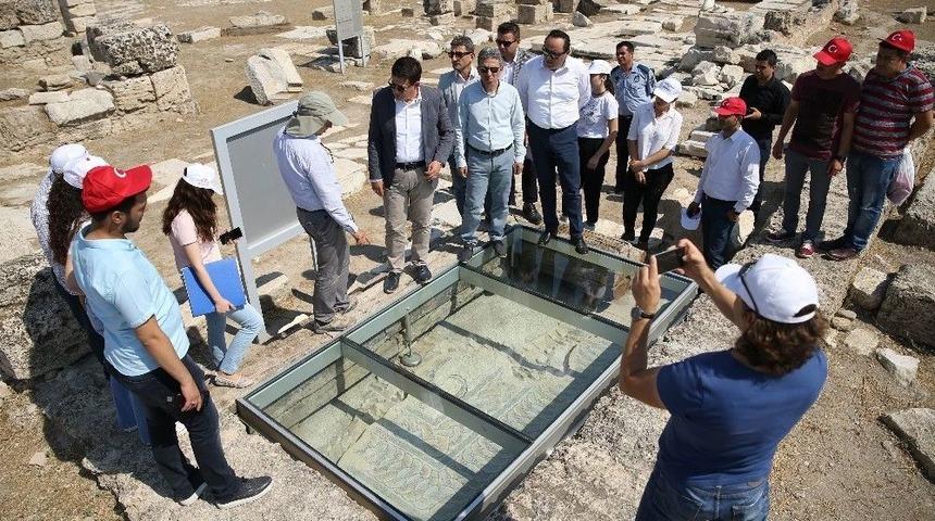 Bin 500 Yıl &Ouml;nce Yıkılan Antik Kentteki Cadde Onarılacak