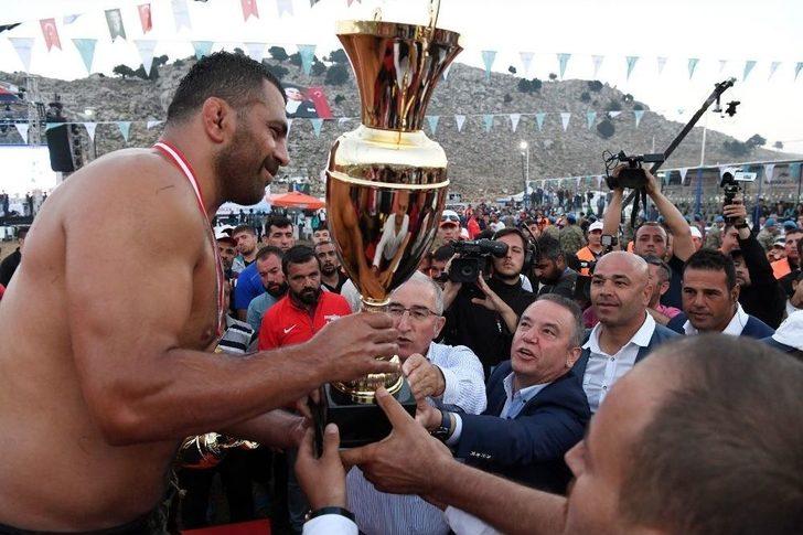 Feslikan’da Başpehlivan Fatih Atlı Oldu G4