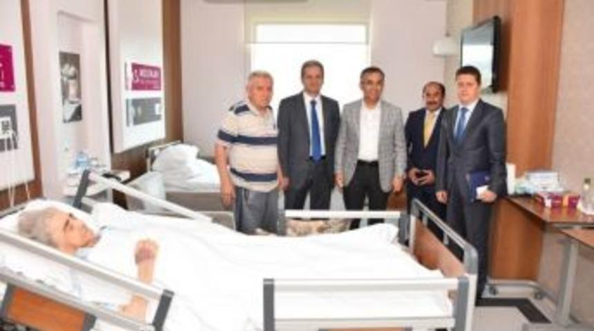 Vali &Ccedil;eber, 15 Temmuz Şehidinin Annesini Ziyaret Etti