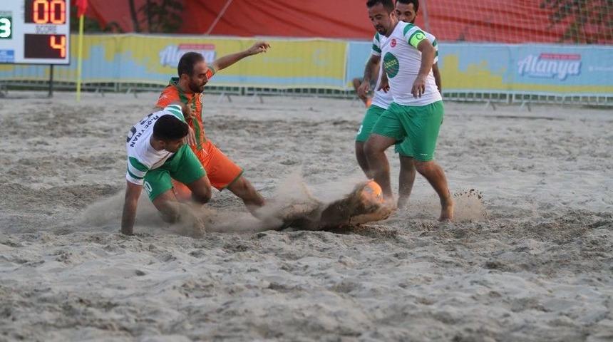 Plaj&rsquo; Da Şampiyon Alanyaspor