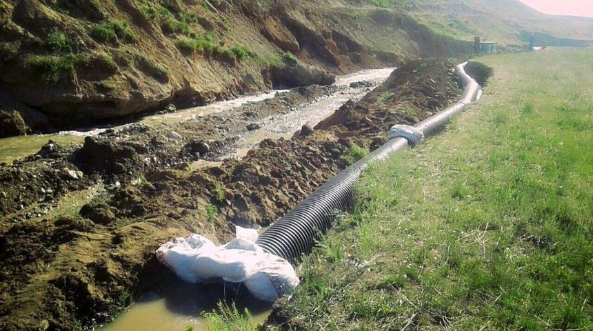 Gürpınar’da Sulama Kanalları Onarılıyor