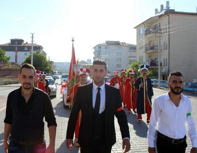 Kırşehirli Damat, Mehter Takımıyla Gelin Almaya Gitti