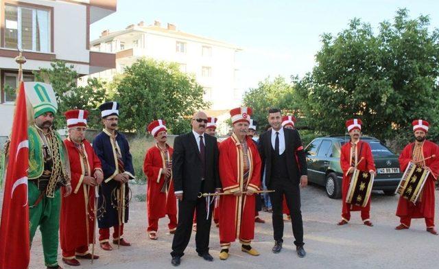 Kırşehirli Damat, Mehter Takımıyla Gelin Almaya Gitti