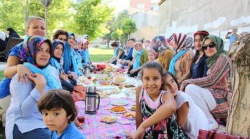 Van Yemekleri Grubundan Vali Zorluoğlu&rsquo;na Teşekk&uuml;r