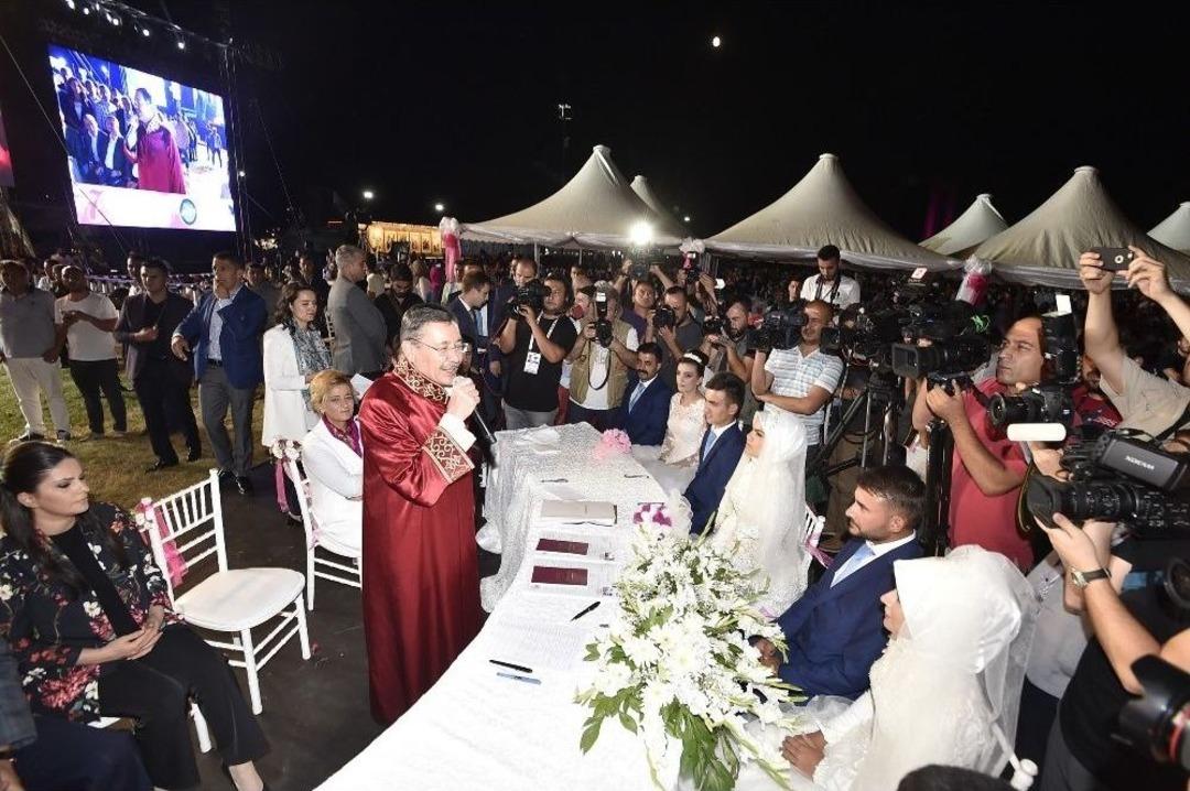 B&uuml;y&uuml;k Ankara Festivali Toplu Nikah Ş&ouml;leni İle Sona Erdi