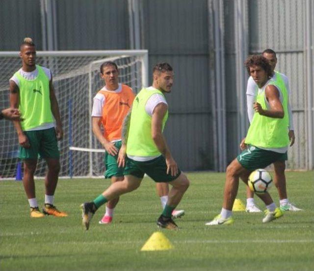 Bursaspor, Medipol Başakşehir Hazırlıklarını Sürdürüyor