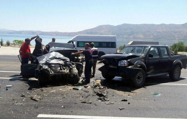 Elazığ’da Trafik Kazası: 3 Ölü, 2 Yaralı