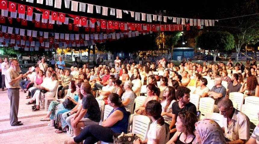 Edebiyat Festivali Tolga Sağ Konseriyle Sona Erdi