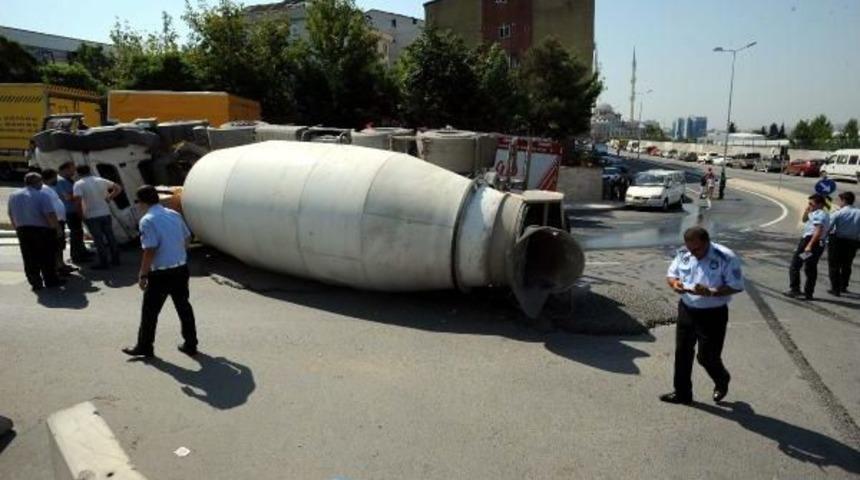 Beton Mikseri Kontrolden &Ccedil;ıktı, Facianın Eşiğinden D&ouml;n&uuml;ld&uuml;
