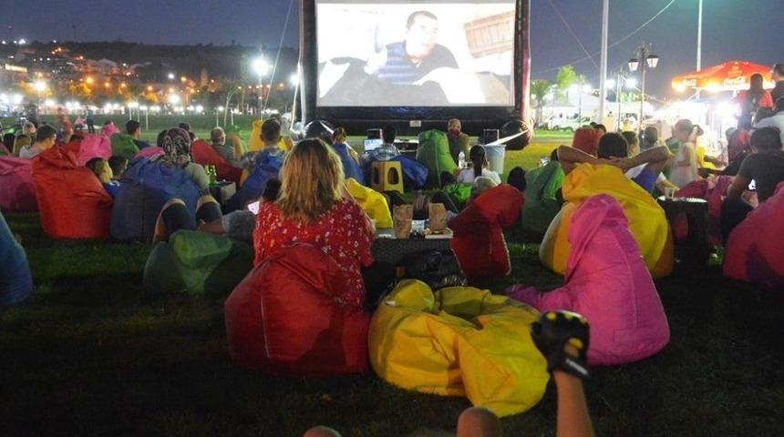 3. A&ccedil;ık Hava Sinema Geceleri Başladı