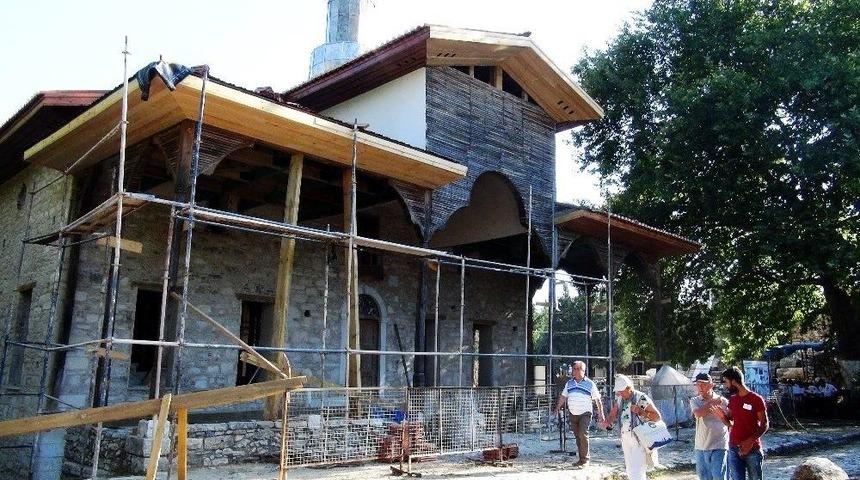 Tarihi Cami İbadete A&ccedil;ılacak