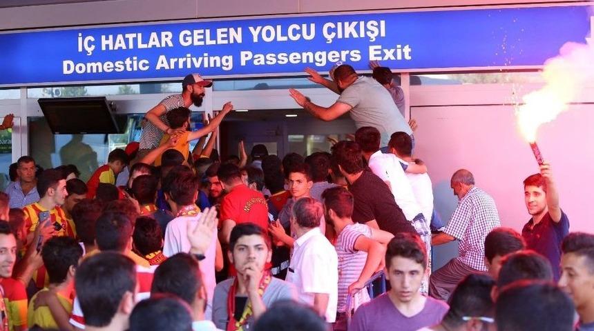 Evkur Yeni Malatyaspor&rsquo;a Coşkulu Karşılama
