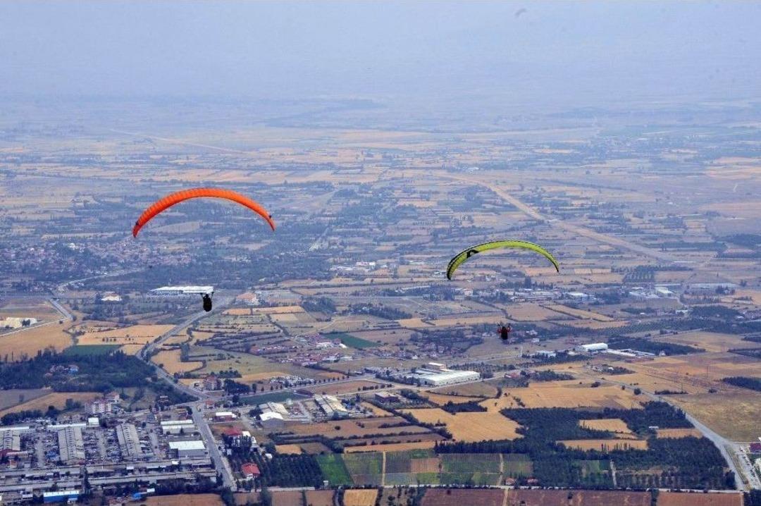 Yama&ccedil; Paraş&uuml;t&ccedil;&uuml;leri Yarıştı