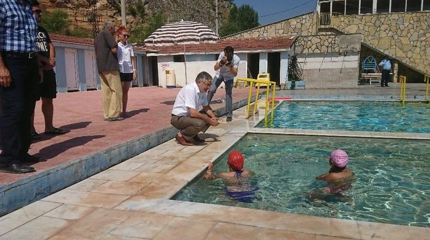 Şifalı Doğal Kaynak Suyunda Y&uuml;zme Kursu