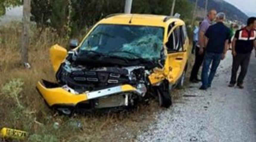 Taksici Muhtar Trafik Kazasında &Ouml;ld&uuml;