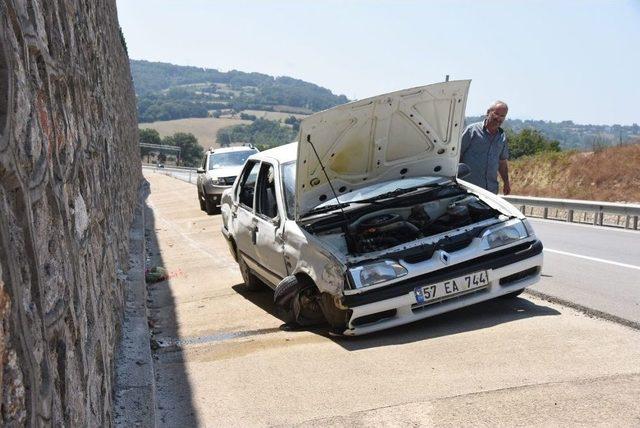 Sinop’ta Trafik Kazası: 2 Yaralı