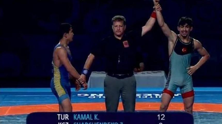Akhisarlı, Kerem D&uuml;nya Gen&ccedil;ler Grekoromen Şampiyonası'nda Altın Madalya Kazandı