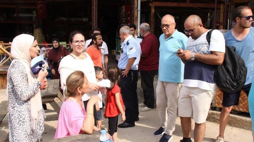 Kartepe&rsquo;ye Gezmeye Gelen Iraklı Ailenin &Ccedil;antası &Ccedil;alındı