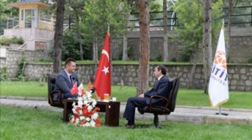 Hitit &Uuml;niversitesi Rekt&ouml;r&uuml; Prof. Dr. Reha Metin Alkan;