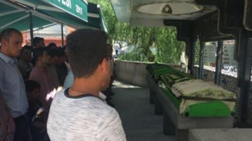 Ecel Yolda Yakaladı