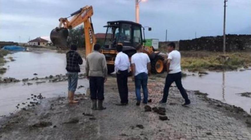 Ereğli Belediyesi, Sele Maruz Kalan B&ouml;lgelere Anında M&uuml;dahale Etti